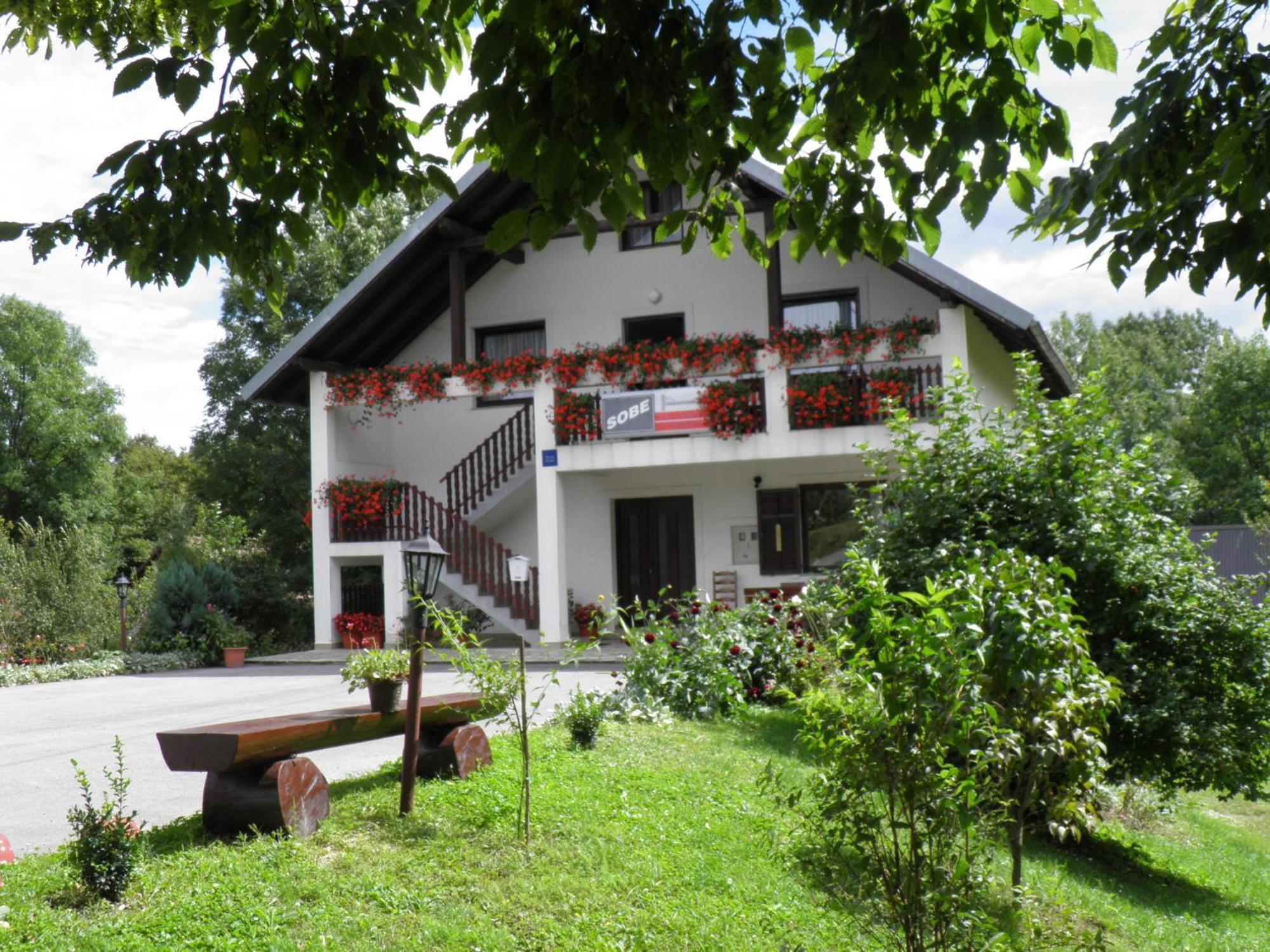 House Janja Plitvice Hotel Seliste Dreznicko Exterior foto